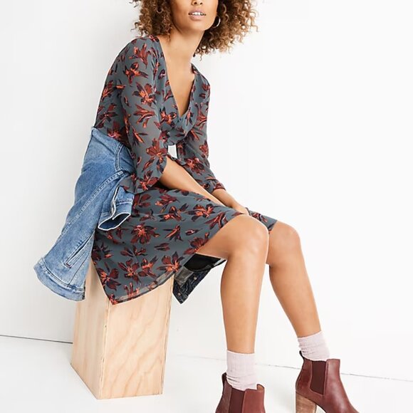 Moonblossom Ruffle-Sleeve Dress in Winter Orchid - Picture 2 of 6